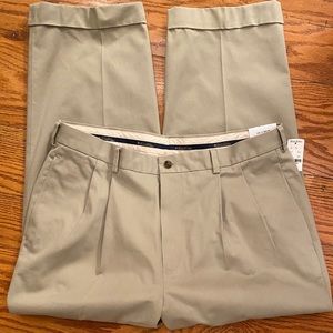 Brooks Brothers 38x30 Pleated